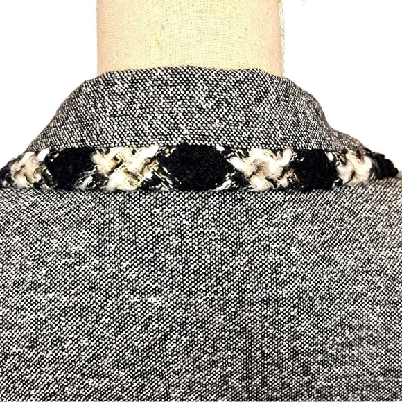 Debbie Shuchat Designer Grey Tweed Blazer with Boucle Trim Details - Picture 13 of 16